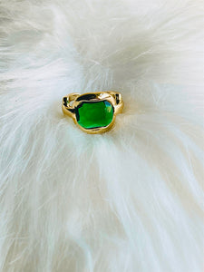 The Classy Emerald ring